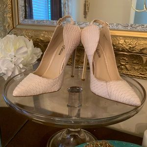 Neumann Marcus snakeskin stilettos